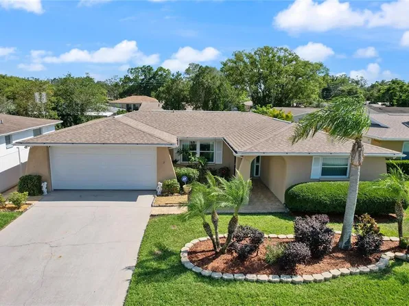 5650 Dolores Dr, Holiday, FL 34690