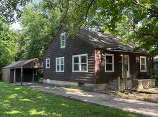 1956 S 19th St, Springfield, IL 62703