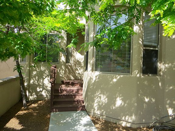 3rd image of 2271 Sequoia Dr