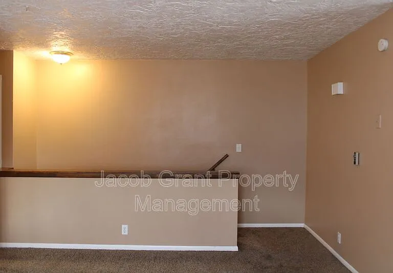 2215 Gail Dr — Photo 5