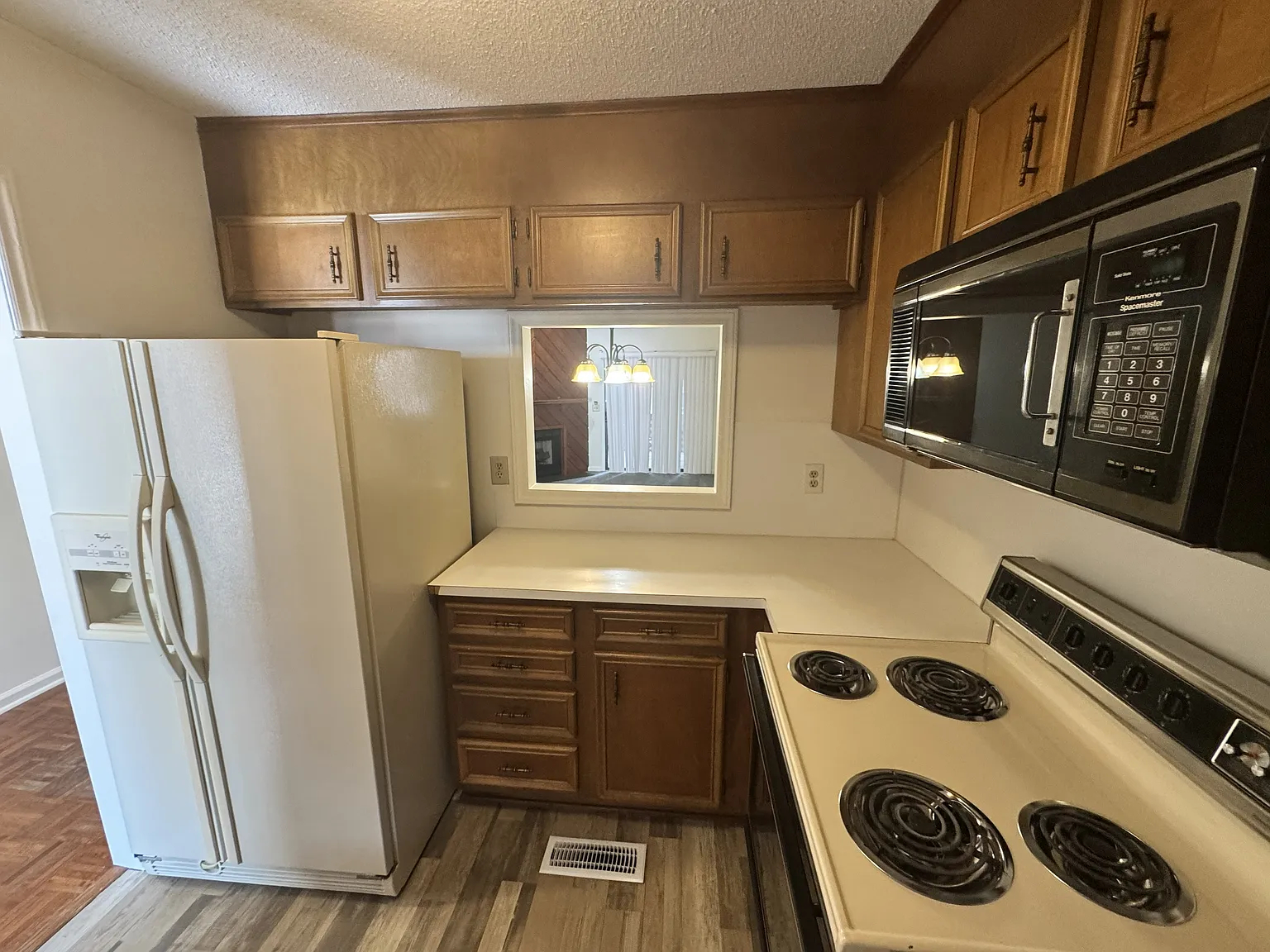 133 Columbine Dr — Photo 4