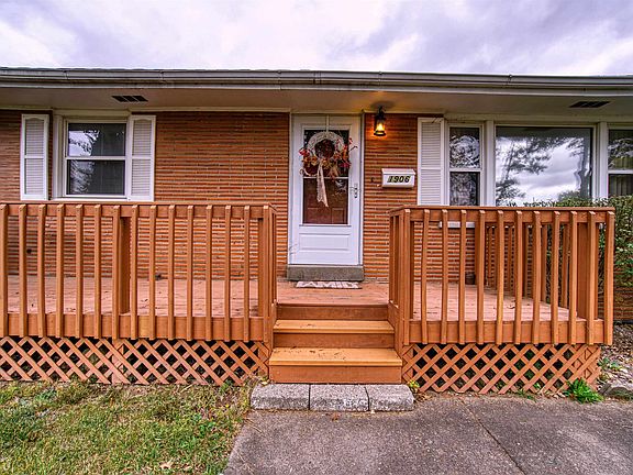 2nd image of 1906 Carol Dr