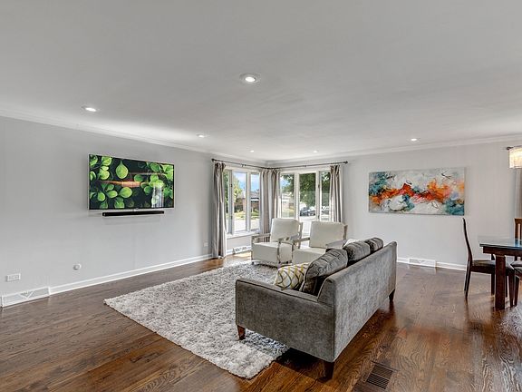 5th image of 10800 Lacrosse Ave