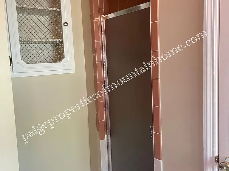 1724 Katherine Dr — Photo 10