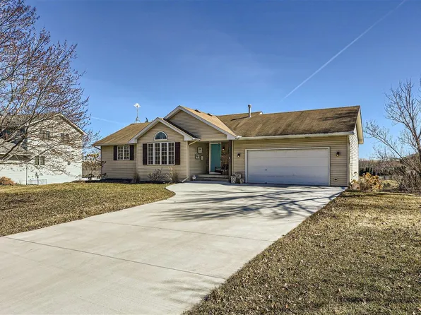 8705 Hillview Dr E, Saint Bonifacius, MN 55375
