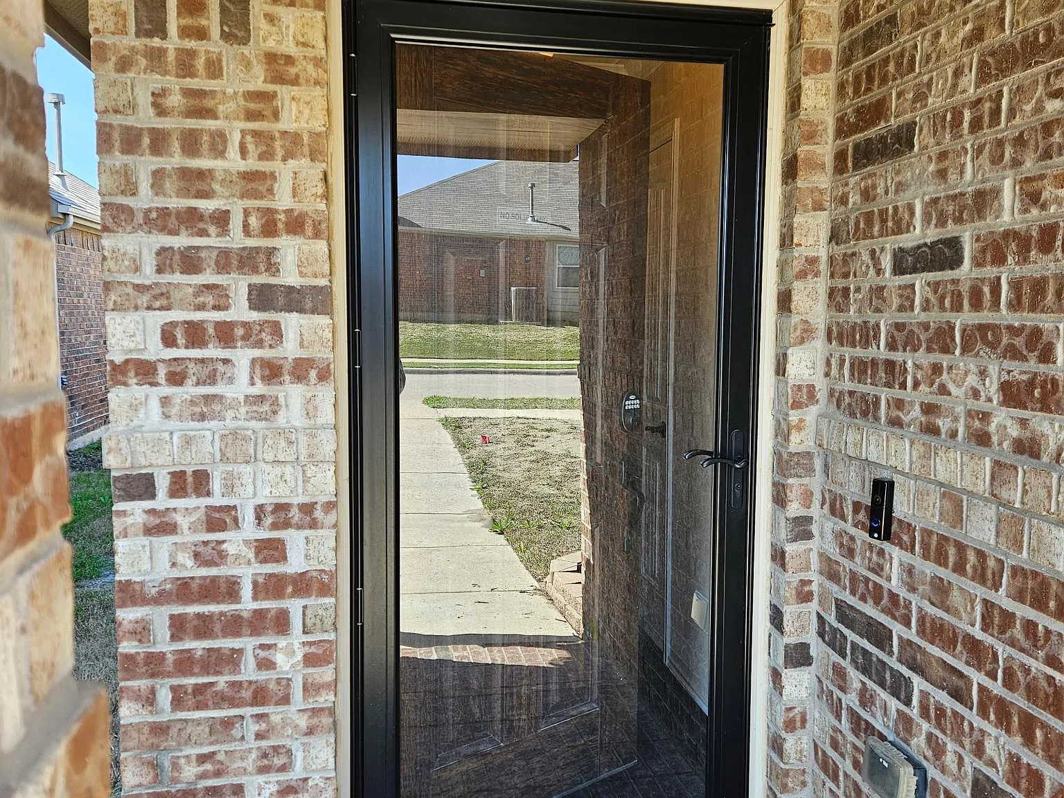 3 bed, 1450 sqft, $1,900 — Photo 3