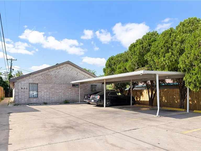 901 Galveston Ave #C — Photo 1