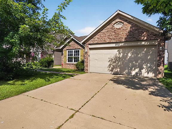 4th image of 2611 Lullwater Ln