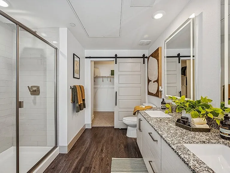 The District at Scottsdale Apartments — Photo 12