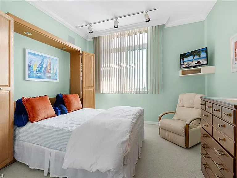 7515 Pelican Bay Blvd #Penthouse D — Photo 29
