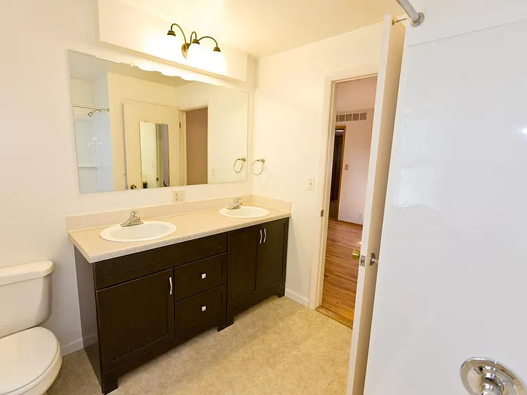 Master Bath (Tenants currently in home. These are previous photos. Updated photos coming soon.)