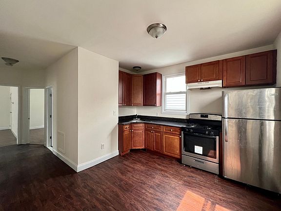 2nd image of 295 Woodside Ave Floor 2