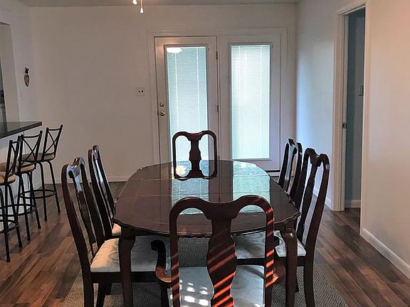 2nd image of 402 Cardinal Dr