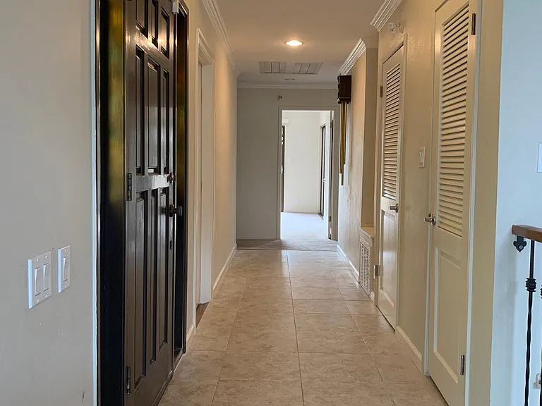 752 Edge Ln — Photo 27
