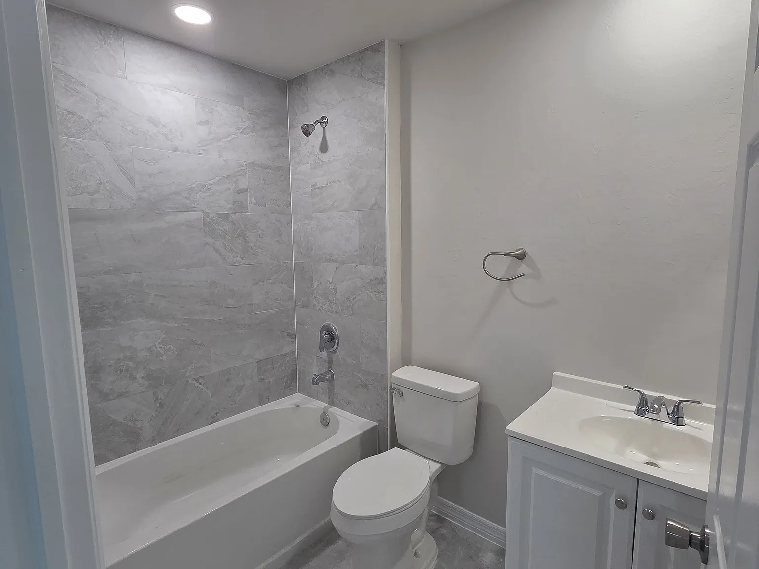 3 bed, 1200 sqft, $1,695 — Photo 4