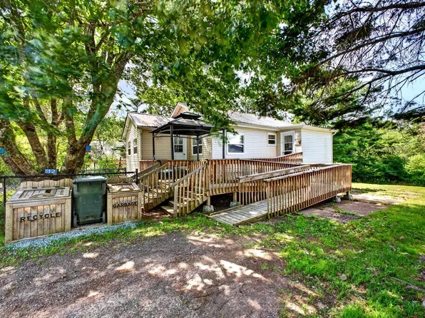 12 Highland Ave, Brookfield, NS B0N 1C0