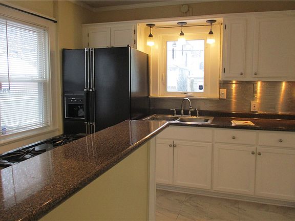 5th image of 235 Ernst St