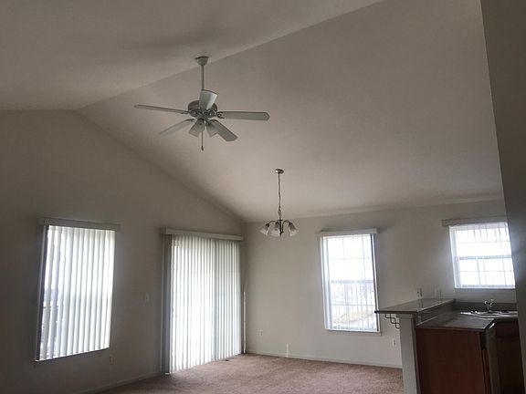 High Vaulted Ceiling/Dining Room