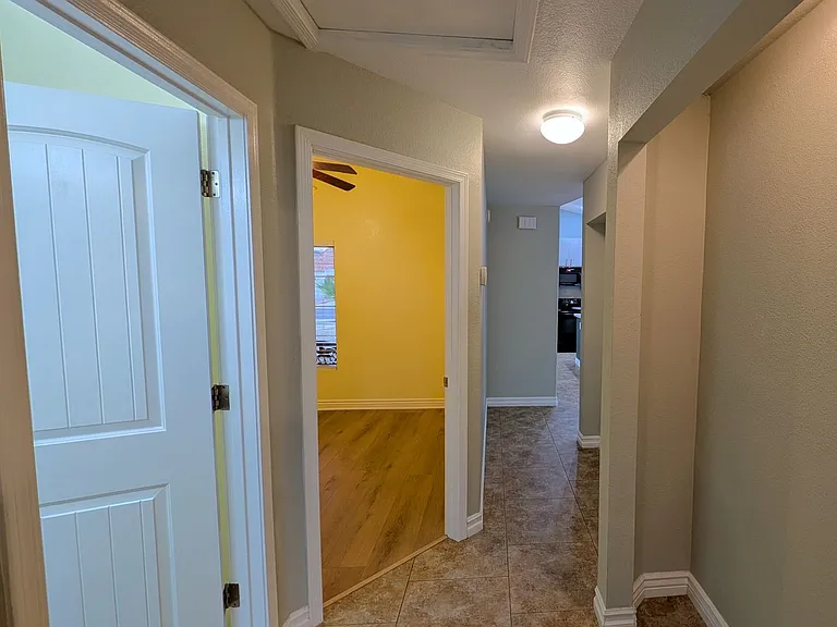 143 S Willow Creek St — Photo 21