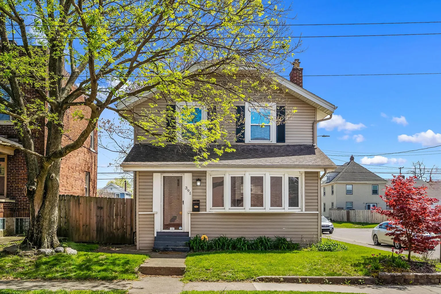 391 Sheldon Ave photo 1
