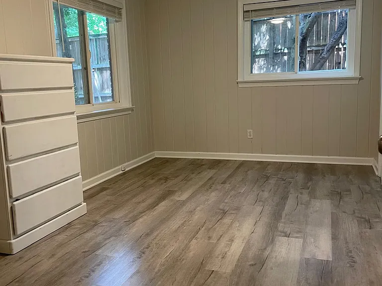 6207 Landon Ln — Photo 2