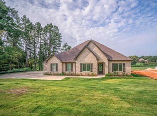 2809 Fairway Oaks Ln, Longview, TX 75605