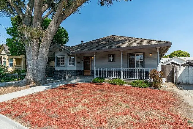 1035 San Benito St photo 1