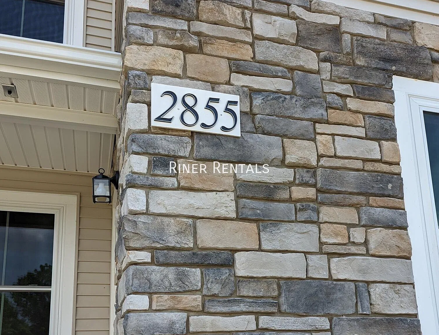 2 bed, $1,595 — Photo 1
