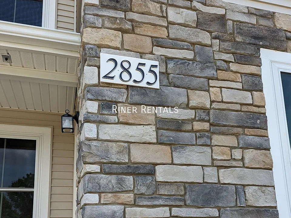 2855 Locust Grove Ct #2