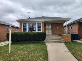 8718 S Troy Ave, Evergreen Park, IL 60805