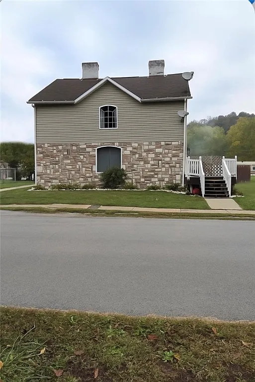 751 Maxwell Ave photo 1