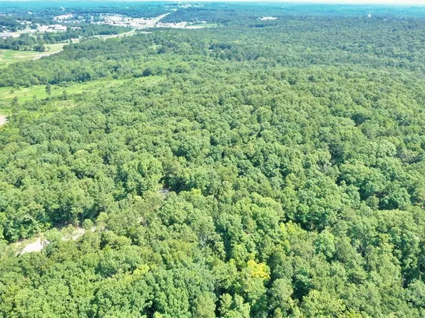 14 Aspen Trail Dr, Potosi, MO 63664