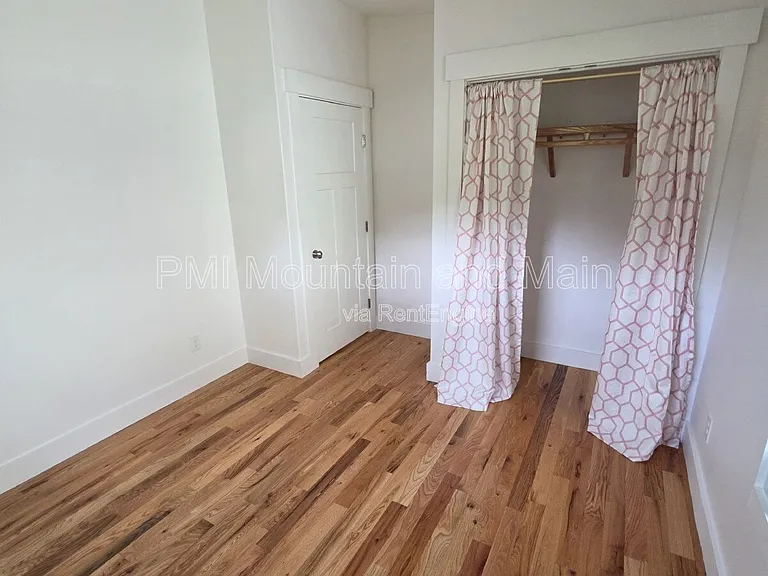 156 Bradley St — Photo 39