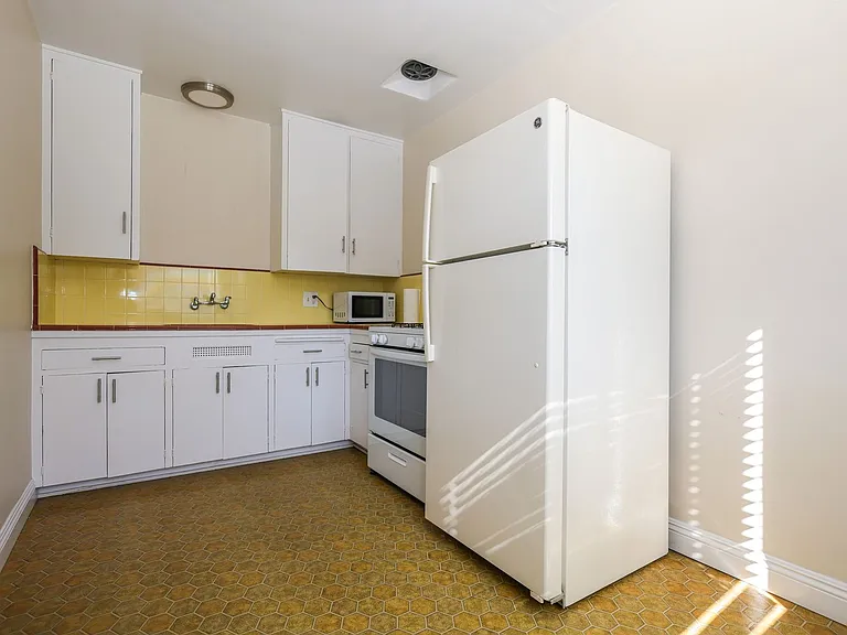 506 Avenida Victoria — Photo 2