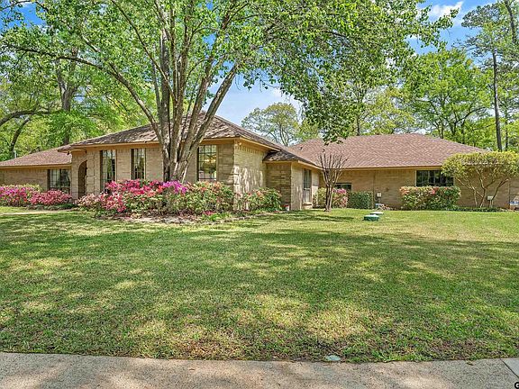 2nd image of 18843 Falls Creek Dr