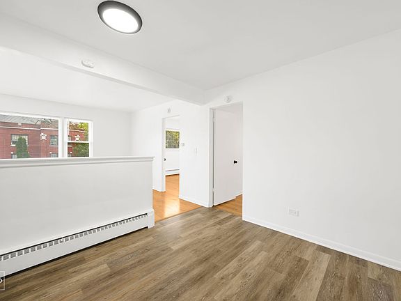5th image of 2100 Lombard Ave #1