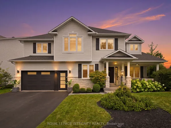 125 W Ridge Dr, Ottawa, ON K2S 2H1