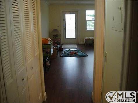 2nd image of 274 Windsor L