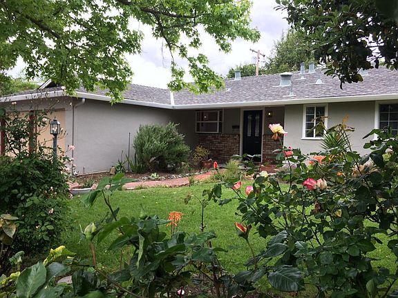 2nd image of 1102 Cuesta Dr