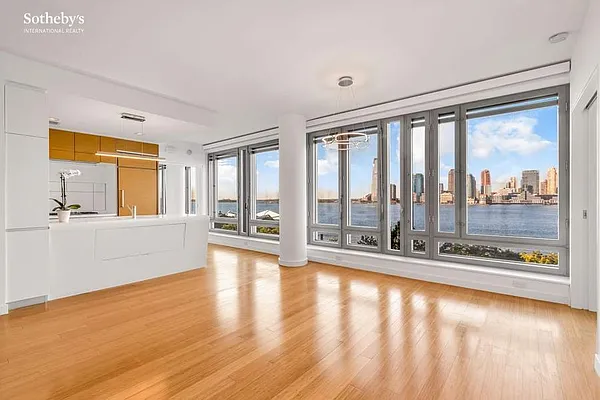 Sold by Sotheby's International Realty | media 2