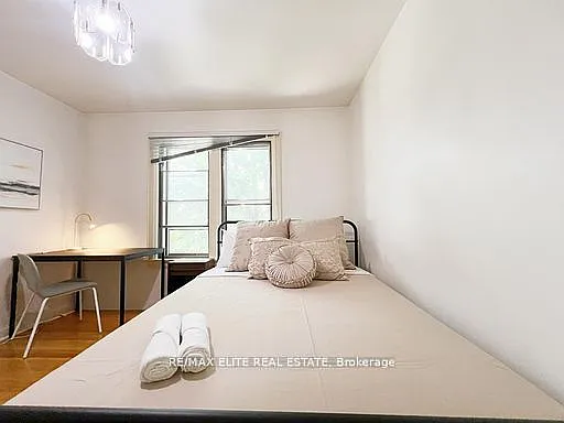 299 Robina Ave E — Photo 21