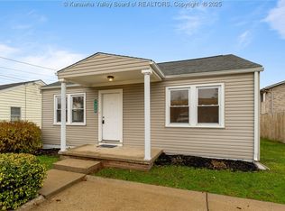 1320 E Pea Ridge Rd, Huntington, WV 25705