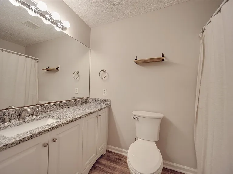 1052 Churchill Downs Ct #I — Photo 26