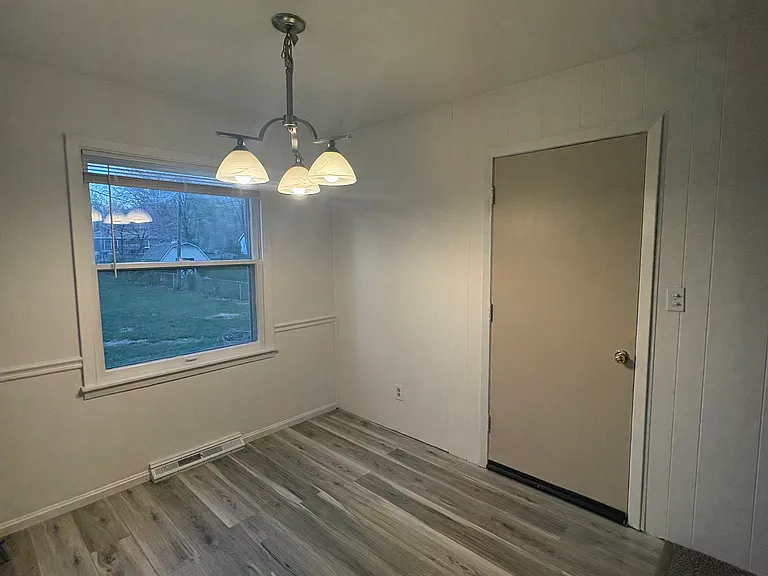 508 NW Obrien Rd — Photo 17