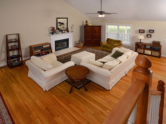 2nd image of 803 Glen Abbey Dr