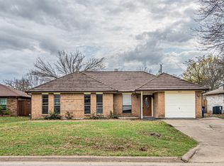 302 West Ct, Glenn Heights, TX 75154