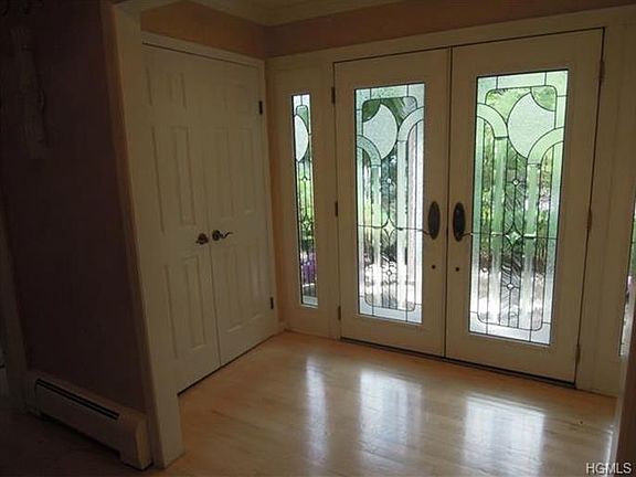 3rd image of 11 Pecan Valley Dr