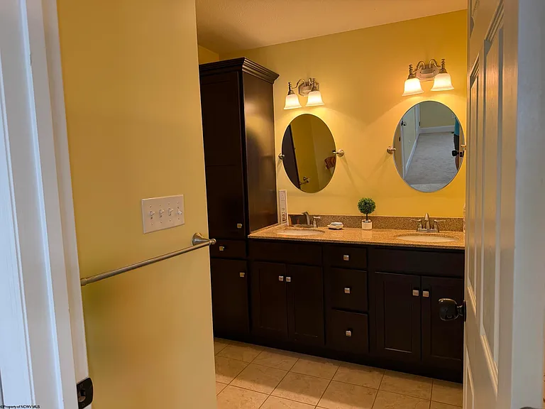 309 Sonoma Way — Photo 9