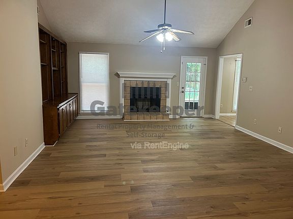 3rd image of 210 Buckeye Ln