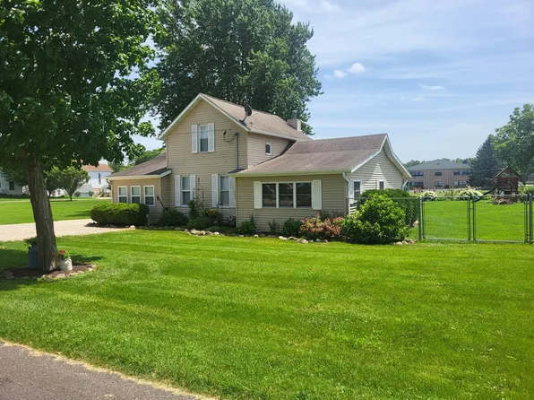 602 Miller St, Steward, IL 60553